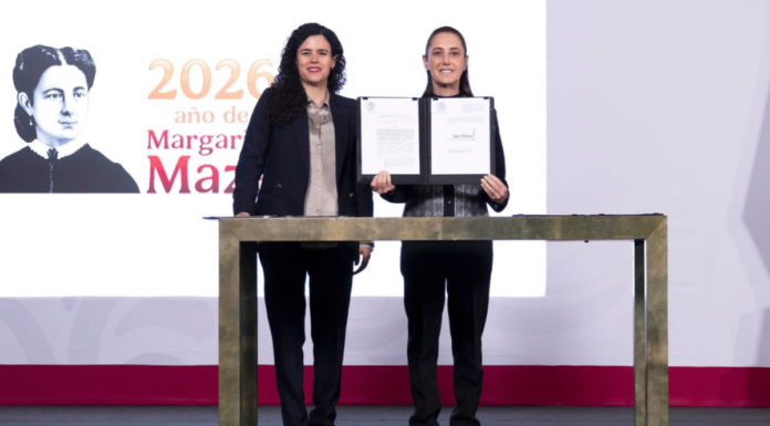 Sheinbaum firma reforma sobre nacionalidad única para gobernantes