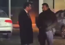 Señalan a hombre por grabar a adolescente en baño de taquería