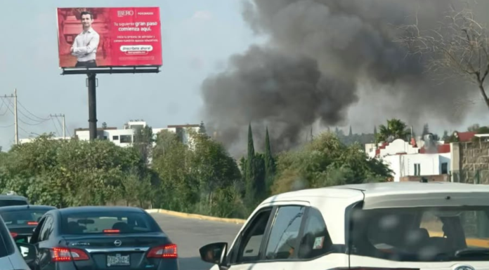 Incendio consume vivienda tras choque en Periférico Ecológico