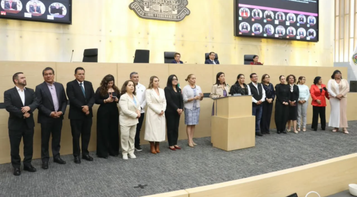 Diputados de Puebla proponen tipificar el acecho como delito