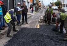 Pepe Chedraui verifica labores de bacheo en Los Volcanes