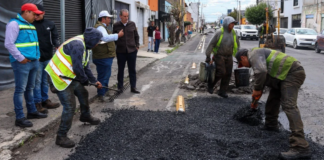Pepe Chedraui verifica labores de bacheo en Los Volcanes
