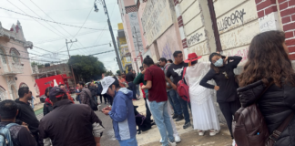Sindicalizados del IMSS protestan en Puebla por aumento salarial