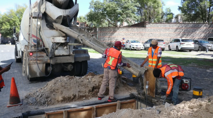 Continúan obras para mejorar sistema pluvial del bulevar 5 de Mayo