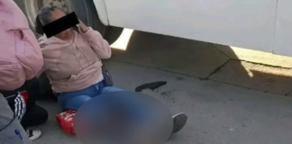Mujer resulta lesionada tras caer de unidad de la Ruta 17