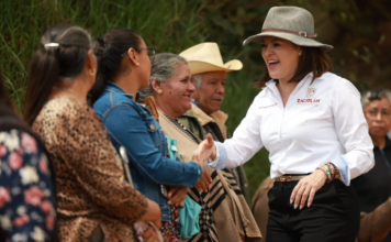 Bety Sánchez pone en marcha dos obras viales en Zacatlán