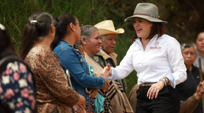 Bety Sánchez pone en marcha dos obras viales en Zacatlán