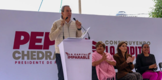 Pepe Chedraui mejora calles y alumbrado en la Romero Vargas