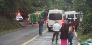 Volcadura de autobús deja varios lesionados en la México-Tuxpan
